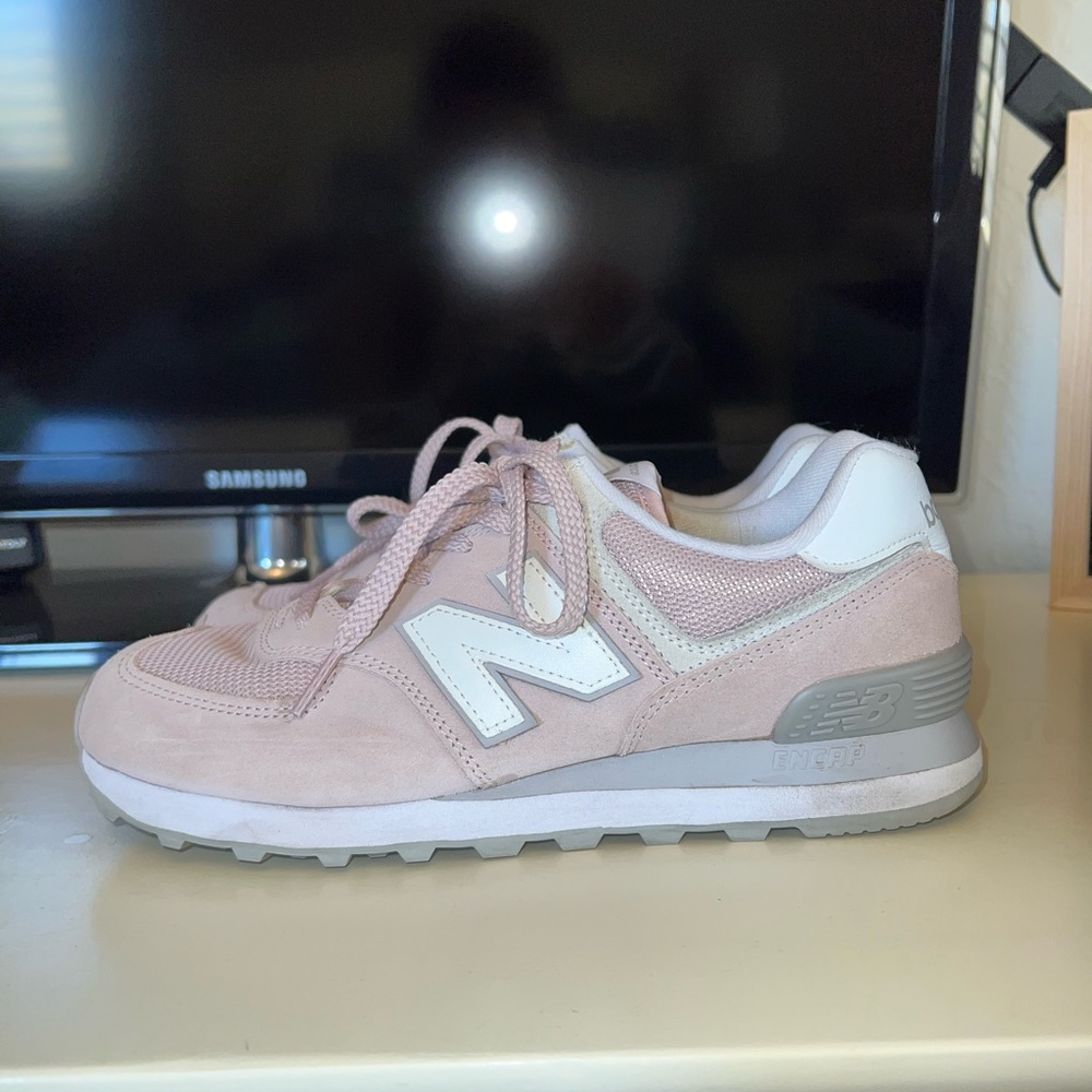 Pink New Balance 574 - barely worn